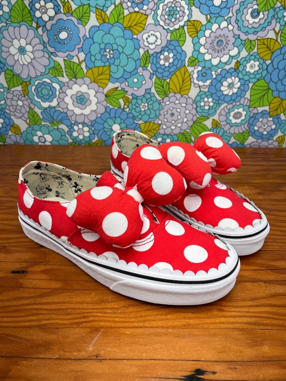 RARE Vans x Disney Minnie Mouse Limited Edition Bow Sneakers Size:8.5
